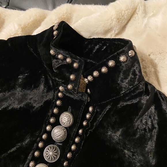 Double D Ranch Wear Studded Crushed Velvet Vest - Picture 6 of 9